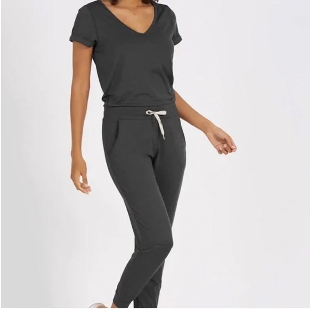 Vuori All Day Jumpsuit, size S